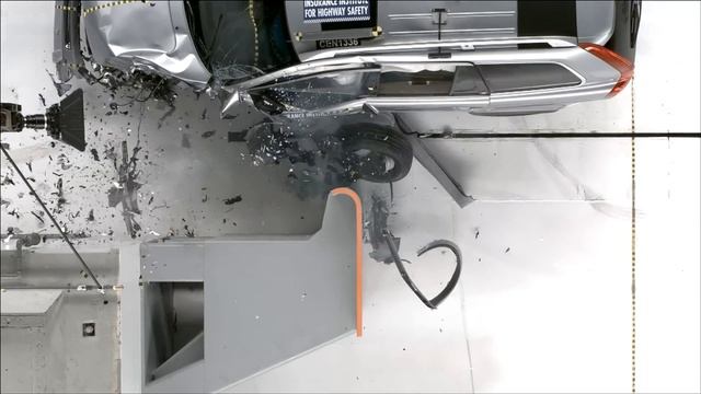 2014 Volvo XC90 driver-side small overlap IIHS crash test смотреть онлайн