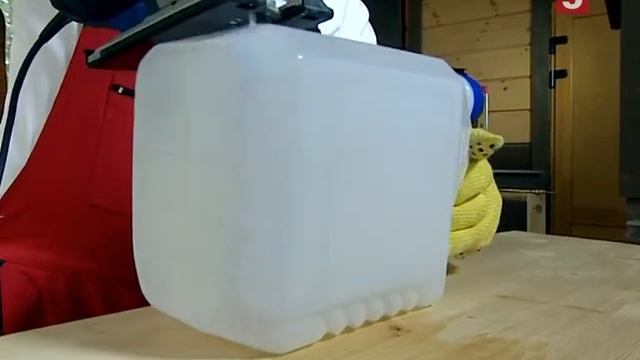 Парник из канистры: "Проще простого!" смотреть онлайн