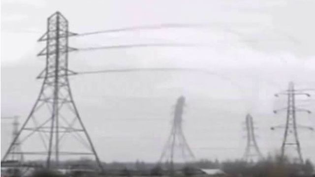 Funny ,Electrical towers jumping zuisa.....funny смотреть онлайн