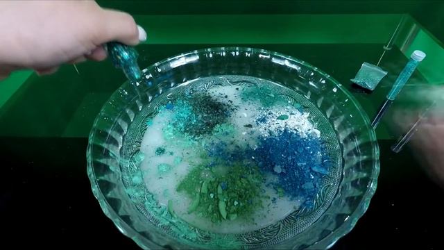 СЛАЙМ ИЗ КОСМЕТИКИ ЗАЛИПАТЕЛЬНОЕ ВИДЕО . MIXING MAKEUP SLIME . VALERIA HAPPY смотреть онлайн