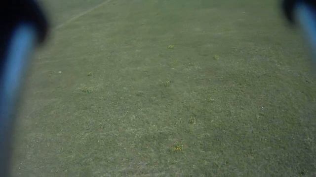 ЮСИ наступает- летаем на квадрокоптере над полем где был ДОСААФовский аэродром