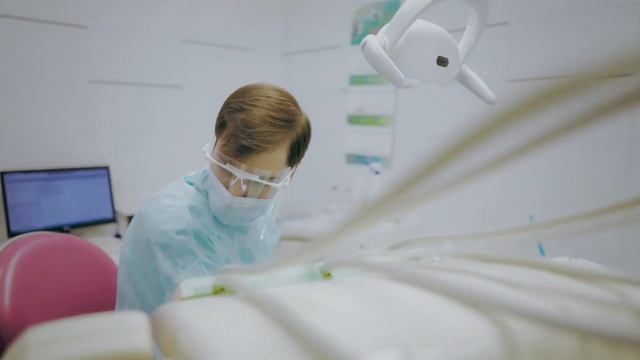 Встреча с Имплантологом - имплантация зубов в Твери смотреть онлайн