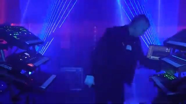 Мадис - лунная пыль (Живое выступление с лазерной арфой)