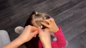 Простая прическа для девочки.