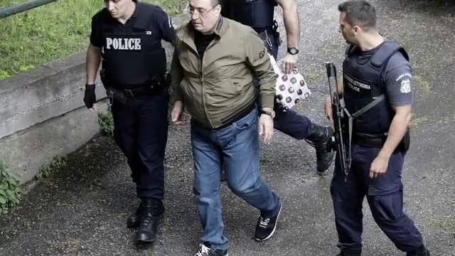 Лаша Руставский хочет «очистить свое имя» ради дочери-студентки в Москве смотреть онлайн