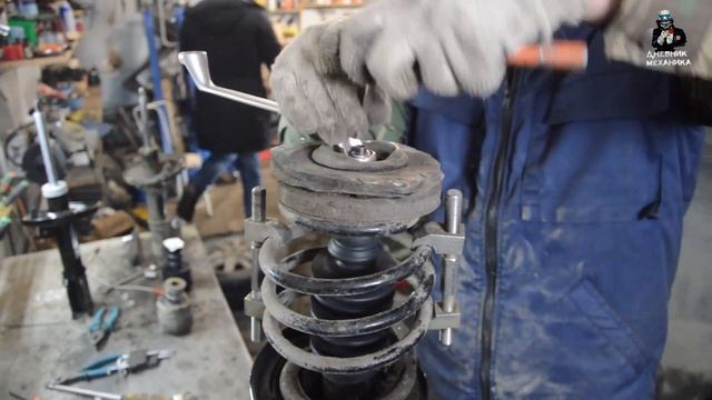 Замена стойки на Renault Megan 3 смотреть онлайн