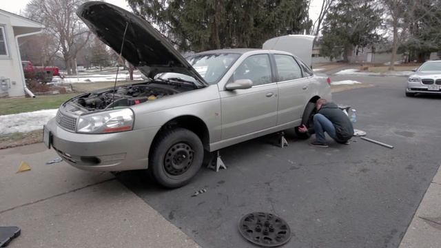 Saturn Oil Change and Tire Rotation 2.2L Ecotech Z22SE смотреть онлайн