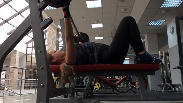 2017.10.28 Мц10Д2 Жим лёжа, ноги на лавке 35*5 смотреть онлайн