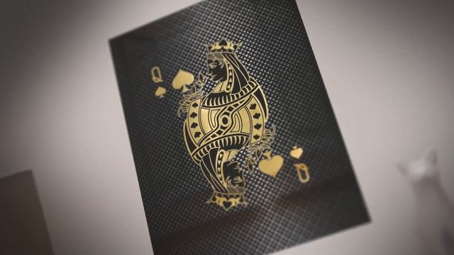 Queen 3D Gold Poster смотреть онлайн