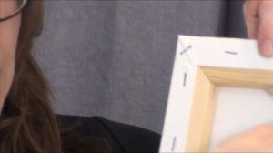 Рубрика "Полезные советы" . Как вставлять колышки в подрамник и для чего они нужны