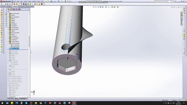 Как создать 3D модель с сетчатым рифлением на конической поверхности в SolidWorks смотреть онлайн