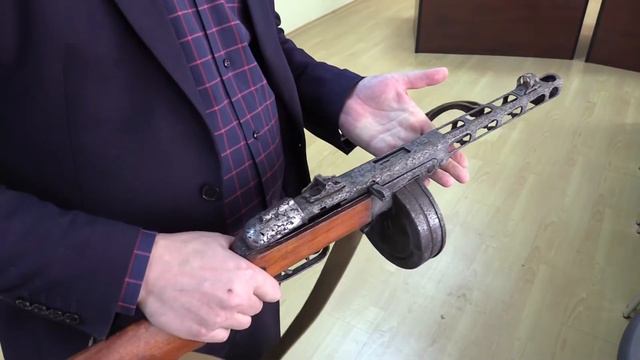 В сауне Белгородца нашли арсенал оружия смотреть онлайн