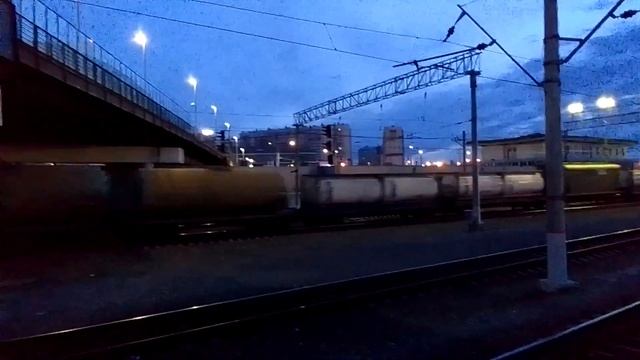 ВЛ10-... Идёт с грузовым по станции Дача Долгорукова. Санкт-Петербург. смотреть онлайн