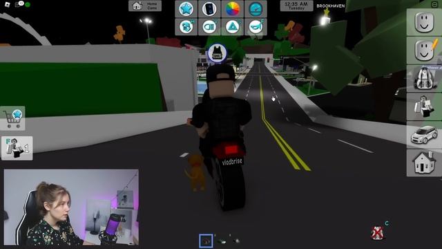 СЛЕЖУ ЗА ТОБОЙ в Брукхейвен РП Роблокс! Подсматриваю за ПОДПИСЧИКАМИ в Brookhaven RP Roblox смотреть онлайн