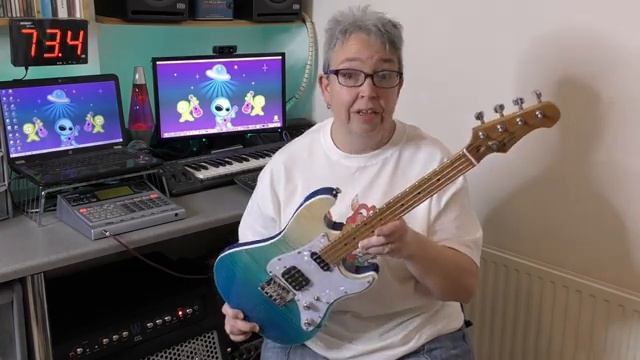 Flight Pathfinder Ukulele Review - Electric Solid Body Uke смотреть онлайн
