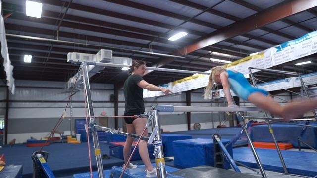 Adorable 7 Year Old GYMNAST Lennox| Ultimate Gymnastics смотреть онлайн