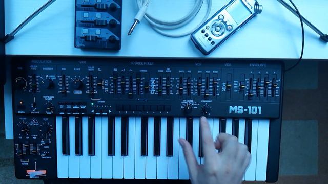 Behringer MS-101 Black / Techno Melodic Sequence B (HQ Audio) + Ensoniq DP4 смотреть онлайн