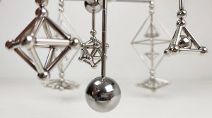 Равновесие магнитов