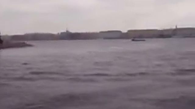 Путешествие по Неве у Петропавловской крепости смотреть онлайн
