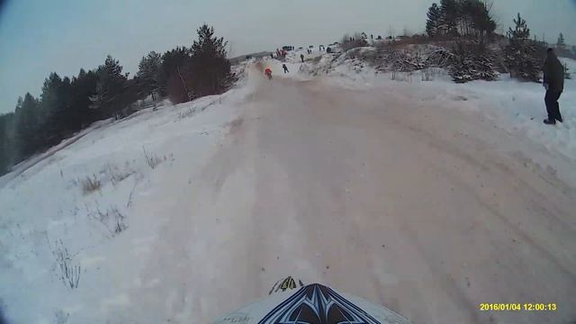 Мотокросс Шуя 4.01.2016, первый заезд, класс без шипов смотреть онлайн