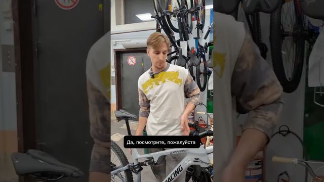 Веломастеру привезли велосипед, который он чинил год назад . #жиза #МаксМорель #ВелоСклад смотреть онлайн