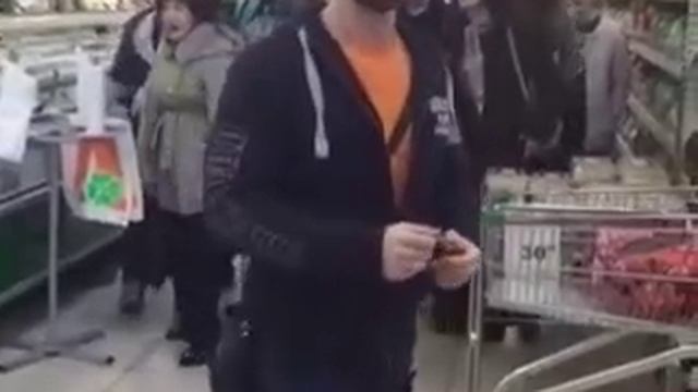 День Победы! Аж до мурашек по телу, молодец парнишка!!! смотреть онлайн