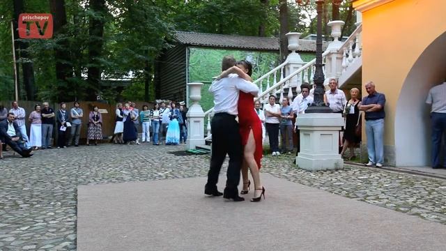 Dinara Gracheva & Denis Kozinov, Moscow, "Argentine Nights" in Arkhangelskoye estate 06.08.2011 смотреть онлайн