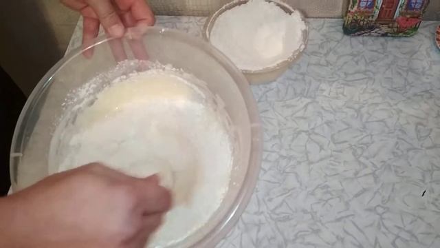 Пончики на кефире с творогом. смотреть онлайн