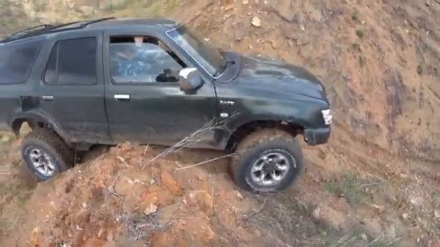 Грейт Волл Сейф, Опель Фронтера и Нива на диагонали. смотреть онлайн