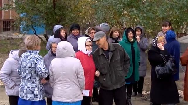 Губернатор проверил ход ремонтных работ во дворах Заводского района смотреть онлайн