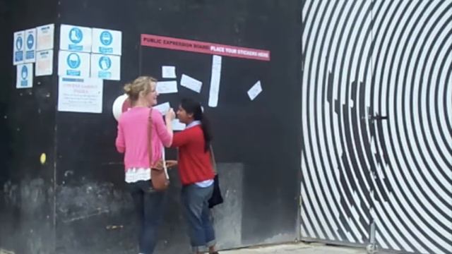 EVOKE! 8 - "Public Expression Sticker Board" Installation in Covent Garden, London by Contra смотреть онлайн