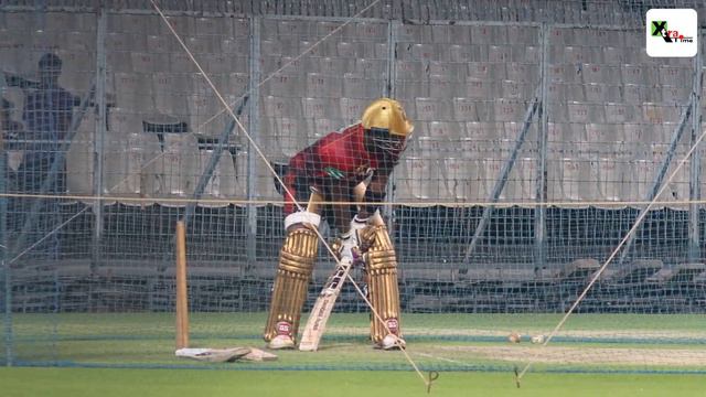 What was KKR Head Coach Chandrakant Pandit discussing with Russell during nets at Eden Gardens? | смотреть онлайн