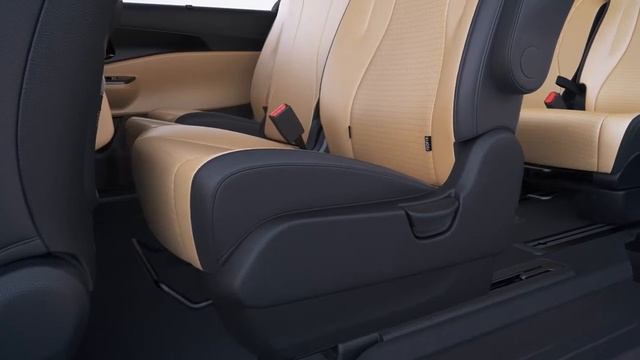 Kia Shows How You Can Fit 11 People In The New Carnival Minivan смотреть онлайн
