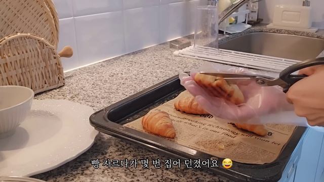 마트 장보기&편의점 쇼핑, 소금빵 맛집, 아보카도 크로와상 샌드위치, 유부 치즈떡 만드는 주부 일상 l 일본 도쿄 VLOG смотреть онлайн