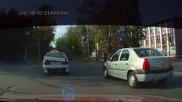 На ходу разваливается.avi смотреть онлайн