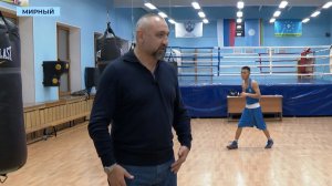 Чемпион мира по боксу Александр Лебзяк учит заряжаться энергией на целый день