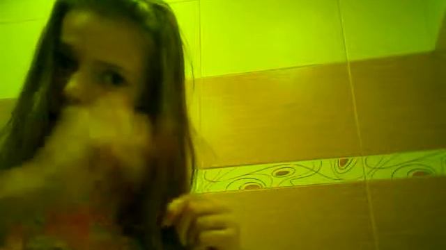 1 попытка покрасить волосы мелками ! смотреть онлайн