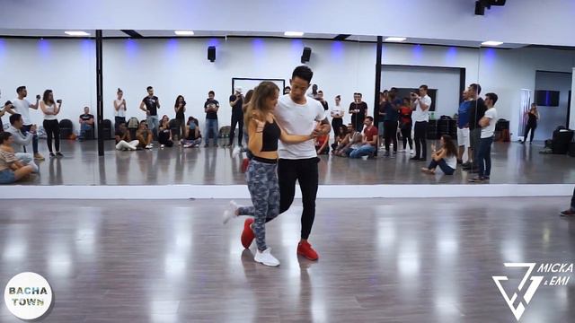 Micka & Emi / Lirow - Un Beso / Bachata Demo смотреть онлайн