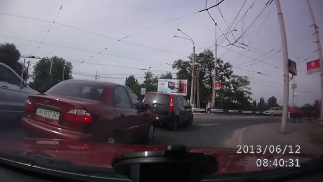 ЛАНОС АН 9237 АО ПОДРЕЗАЕТ В МАРИУПОЛЕ смотреть онлайн