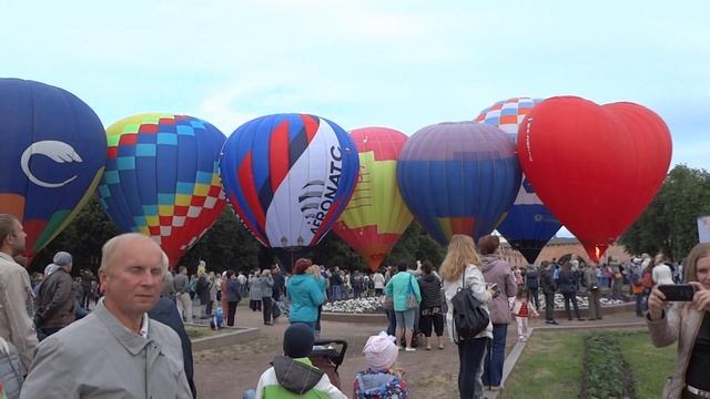 Аэростаты. Фестиваль воздухоплаванья «Великий Новгород-Сердце России». Великий Новгород смотреть онлайн