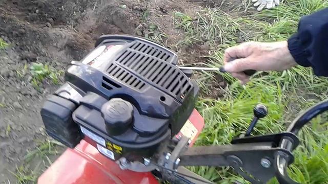 Окучивание картофеля культиватором Тарпан ТМЗ-МК-03 Как окучивать картошку мотокультиватором ТАРПАН смотреть онлайн