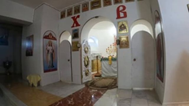 Дорогие братья сестры! Божественная служба в храме Святой Троицы смотреть онлайн