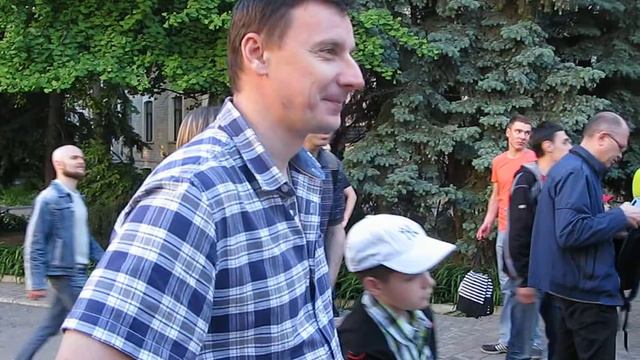 Голод не тётка -Ребёнок кушать хочет. смотреть онлайн