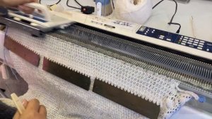 Вяжем детский плед на машине в рамках проекта " 28 петель "