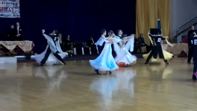 Медленный вальс! Юниоры-1 класс D смотреть онлайн