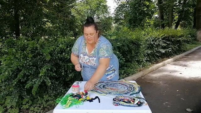 Мастер-класс "Коврик из шнура и обрезков ткани" смотреть онлайн