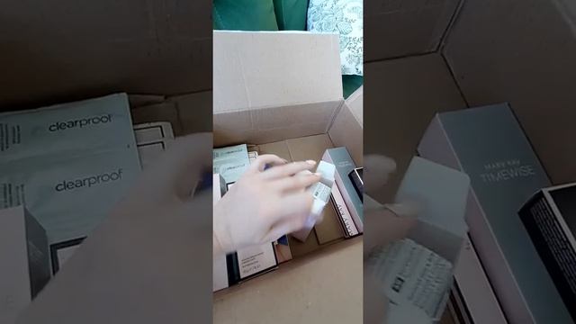 Распаковываем посылку от MARY KAY! смотреть онлайн