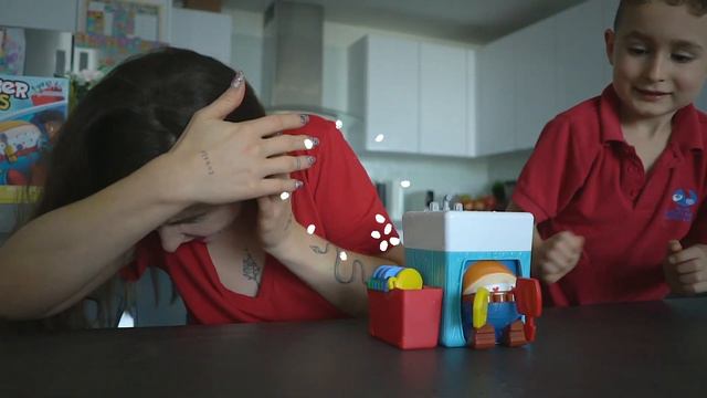 Plumber Pants Game - How To Play Plumber Pants Family Game смотреть онлайн