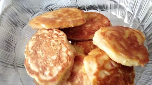 На завтрак оладьи с луком,на перекус запеканка . смотреть онлайн