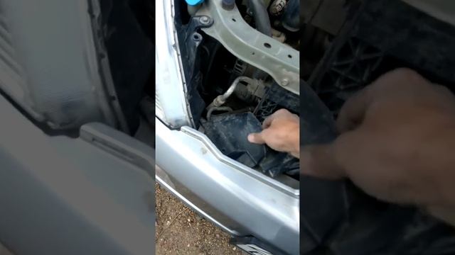 Замена натяжного ролика Nissan Tilda 2007 1.6 смотреть онлайн